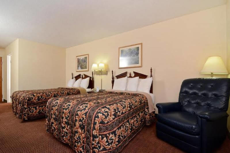 Days & By Wyndham Golden East