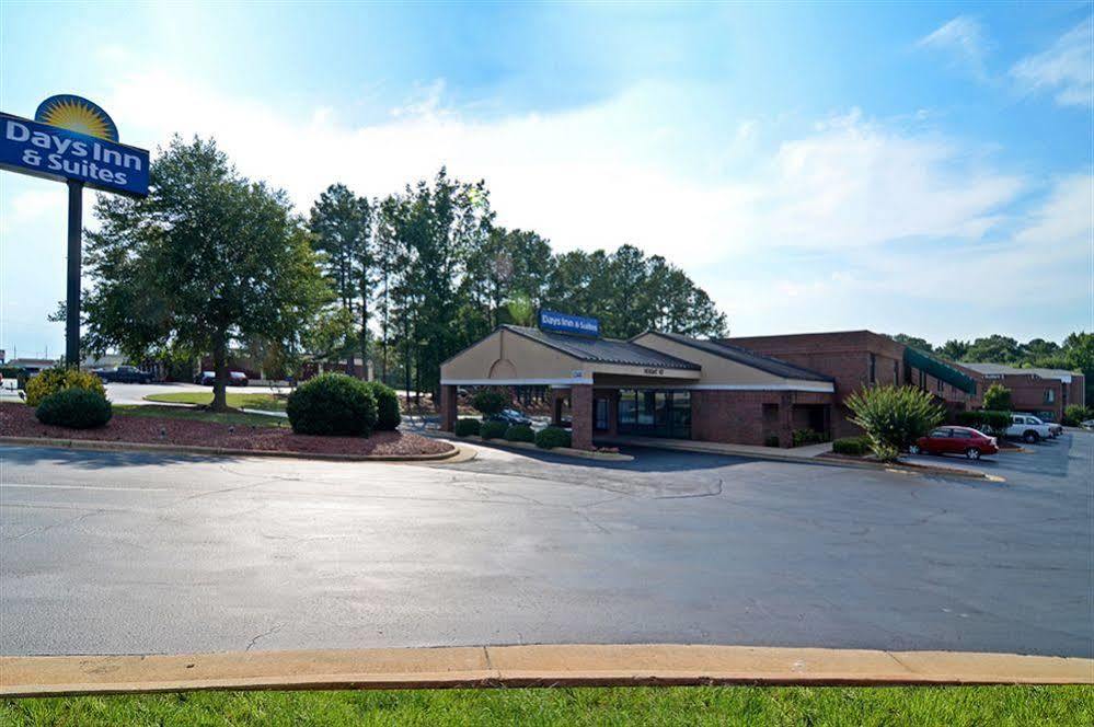 Days & By Wyndham Golden East Motel 2*